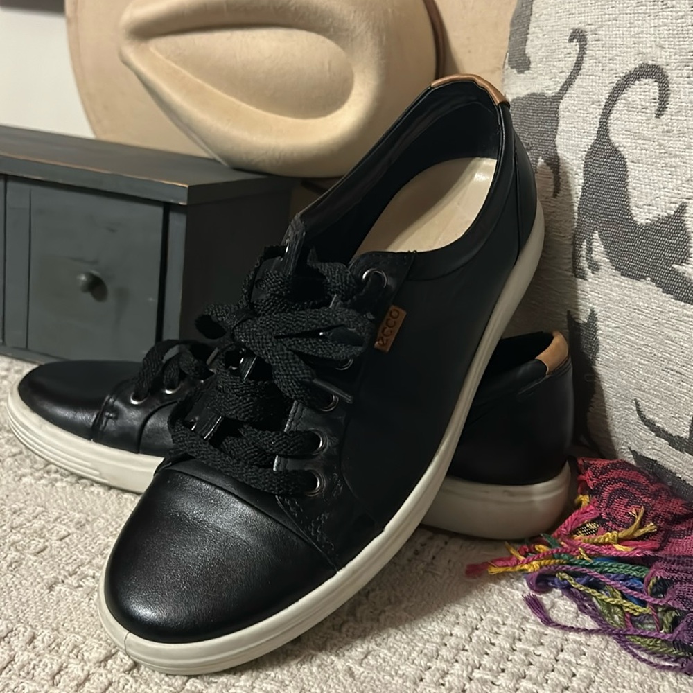 Black Ecco Tennis Shoes Sz 11
